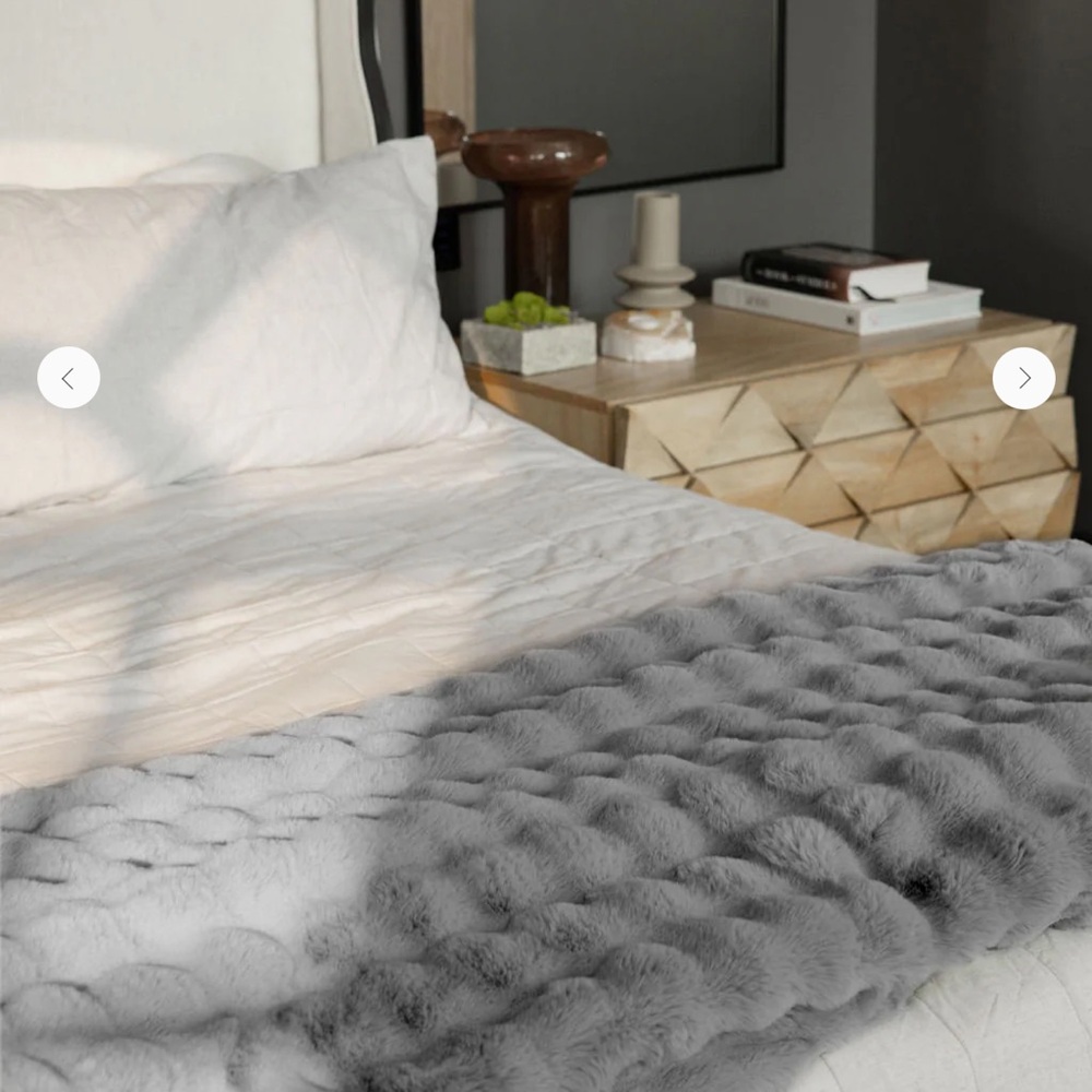 Cozy Earth Bubble Blanket - Light Grey